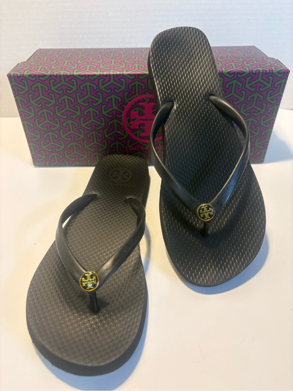 Tory Burch New Rare discontinued style gem logo Black sizes 6,7,8,9,10, - Picture 5 of 9